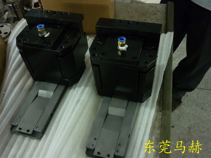 馬赫高品質(zhì)捷邁數(shù)控沖床夾鉗